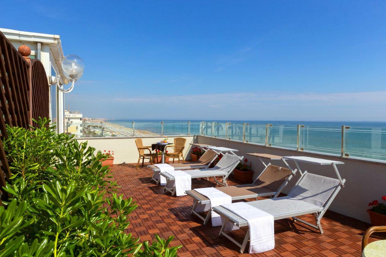 Little Hotel Riccione Luaran gambar